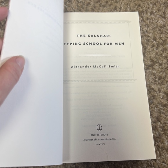 The Kalahari Typing School For Men paperback book Alexander McCall Smith - Picture 3 of 5